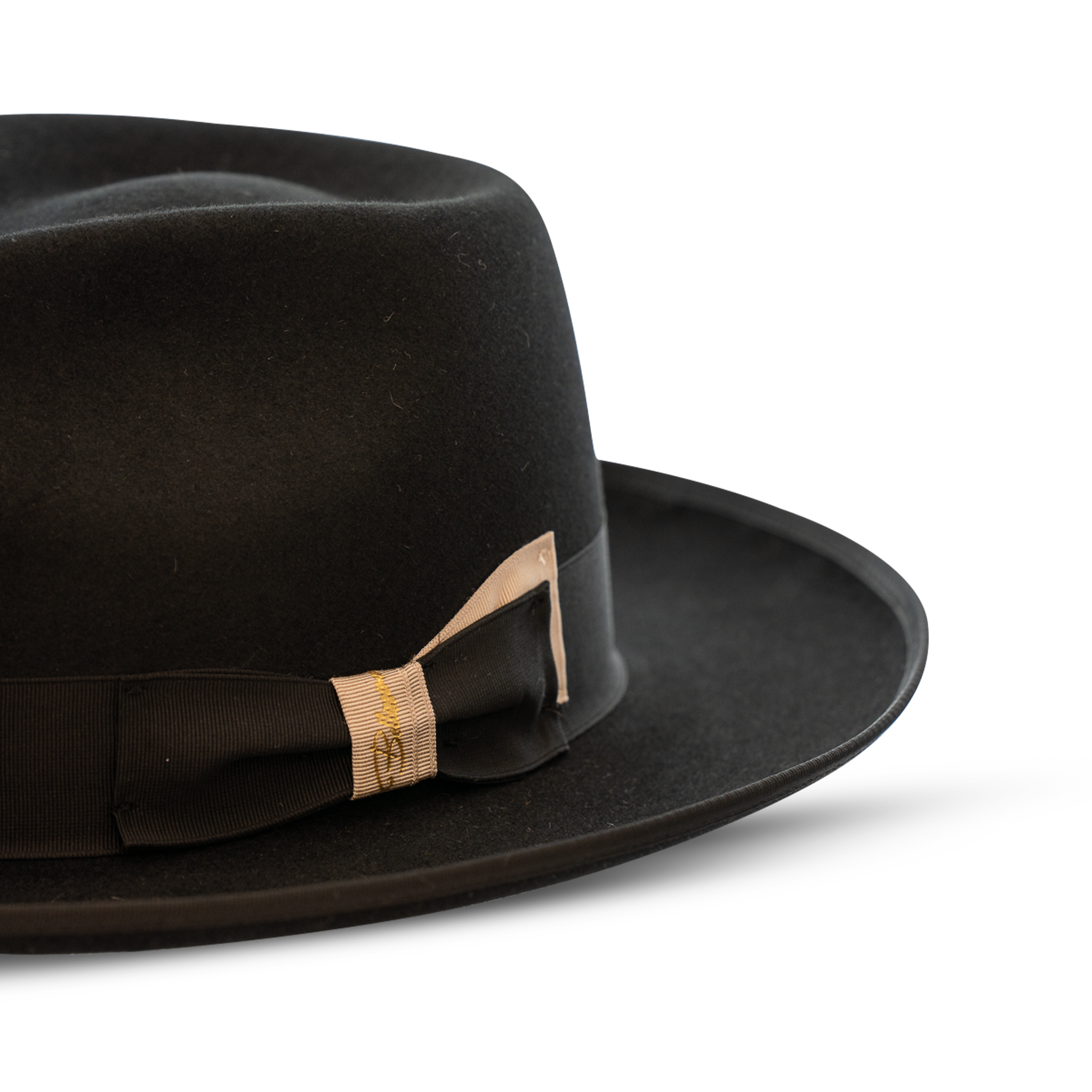 The Fox Fedora – Bold Sophistication, Timeless Presence