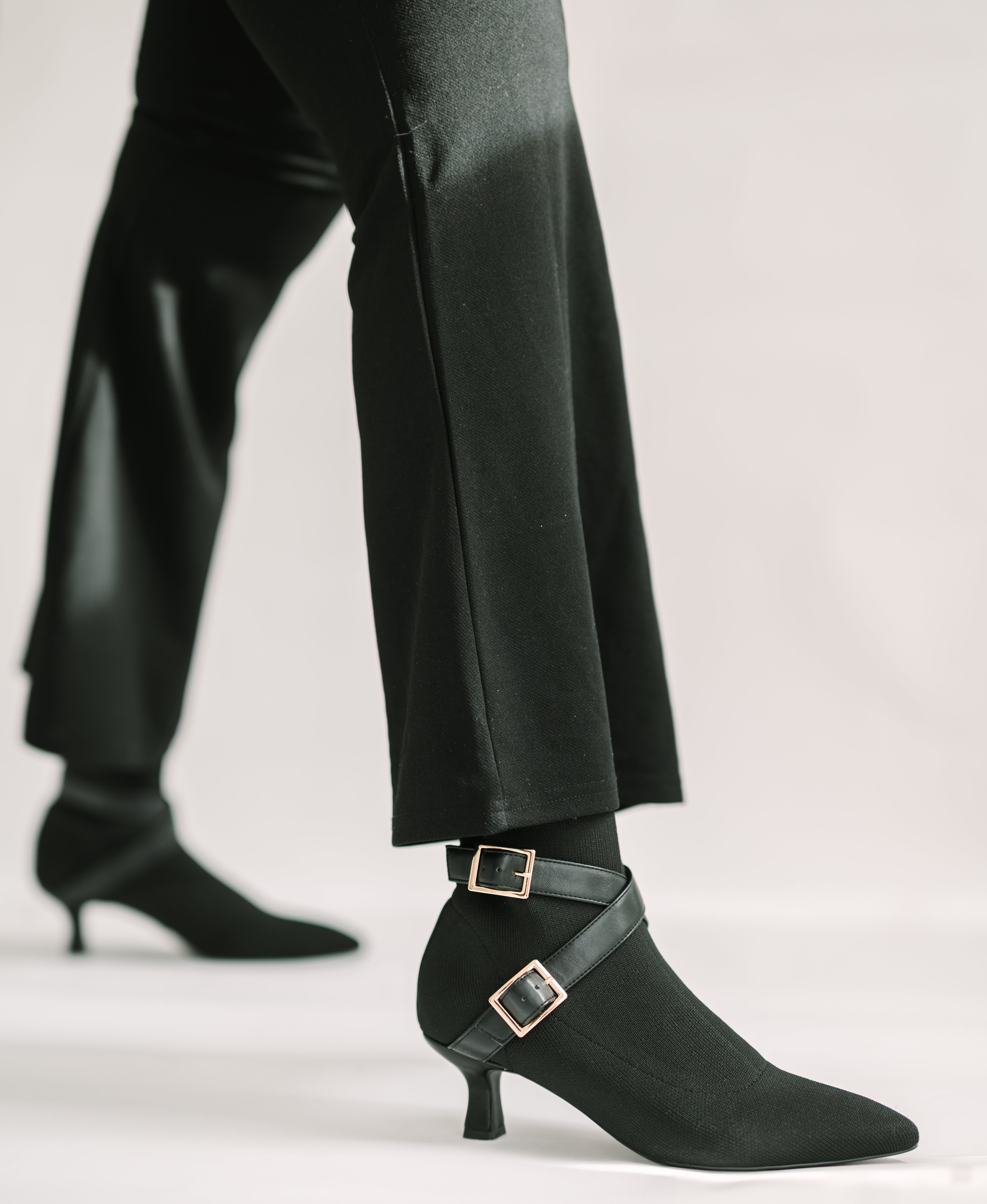 ALMA Black Knit Pointed-Toe Ankle Boots