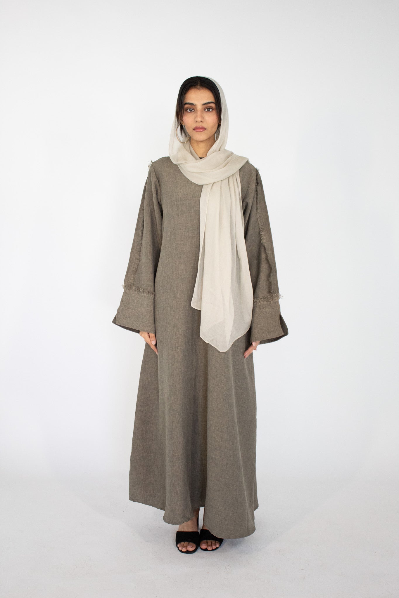AISHA Frayed-Sleeve Linen-Blend Abaya
