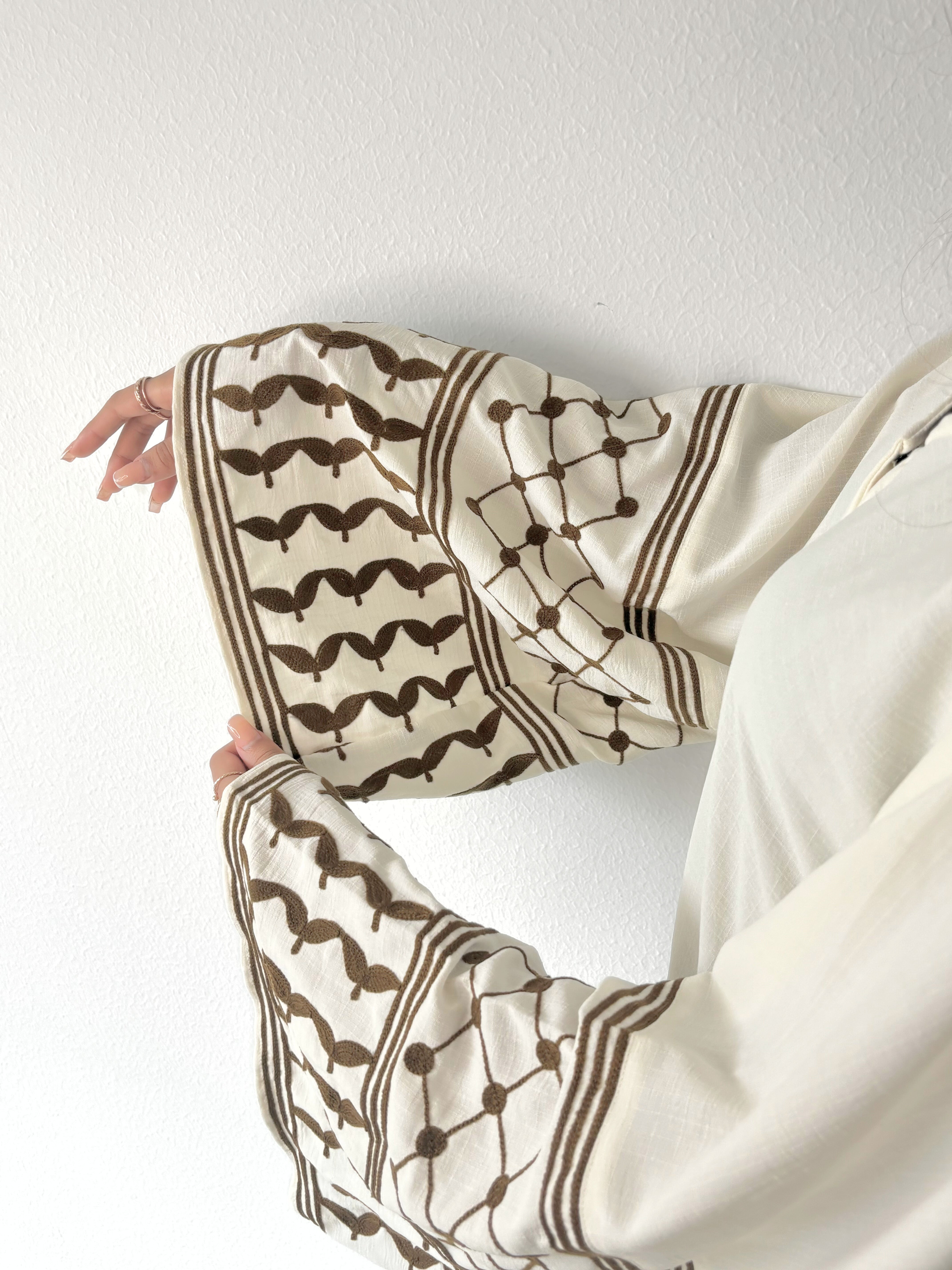 KEFIYYEH Abaya Blanca Bordada