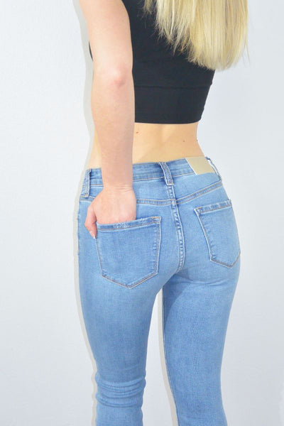 Pantalones vaqueros Lauren capri de tiro medio con bajo deshilachado