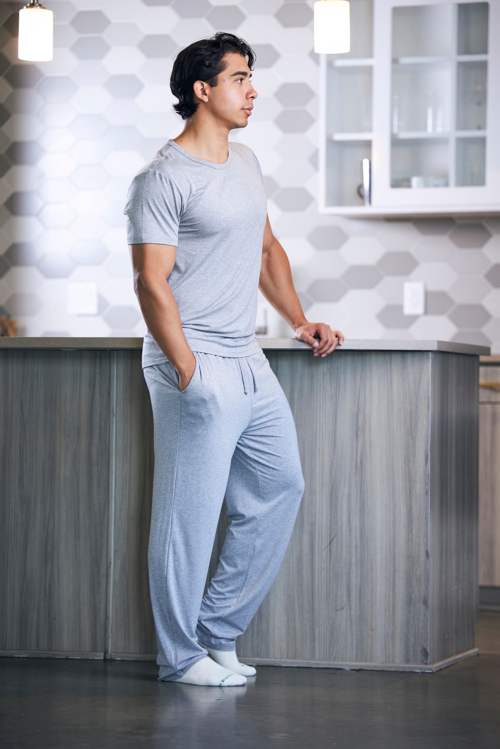 Men’s Bamboo Pajama Set – Soft, Breathable Short Sleeve & Pants