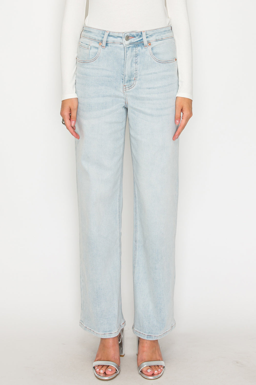 JEANS RECTOS DE HILO ROSA CON CONTROL DE ABDOMEN Y TIRO ALTO MEZCLA DE MODAL