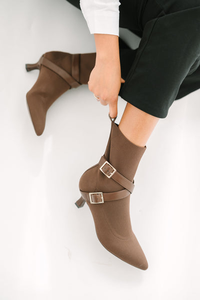 Bottines en maille ALMA marron à bout pointu