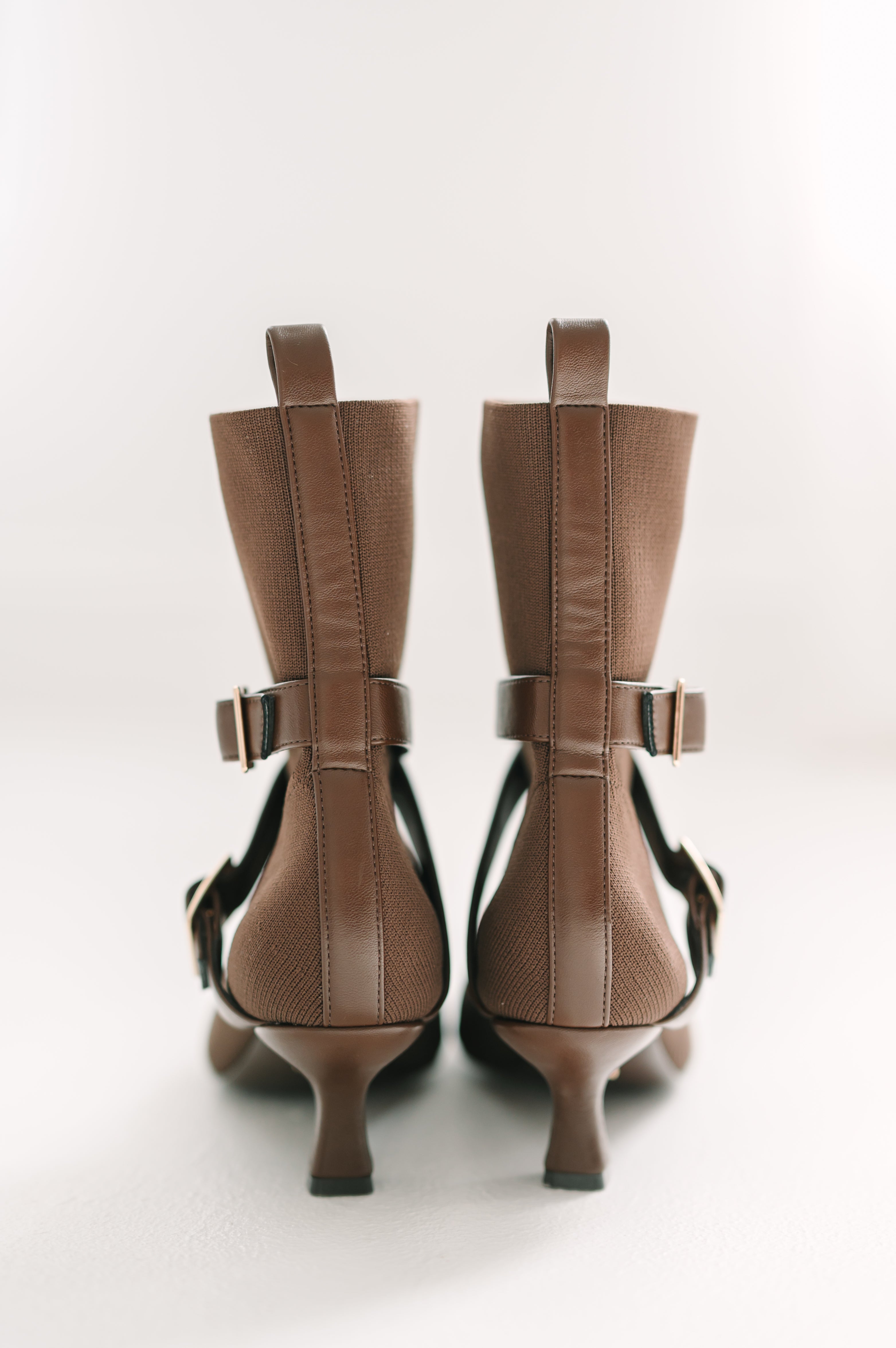 Bottines en maille ALMA marron à bout pointu