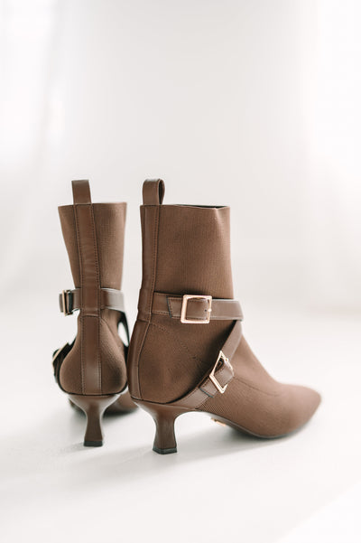 Bottines en maille ALMA marron à bout pointu