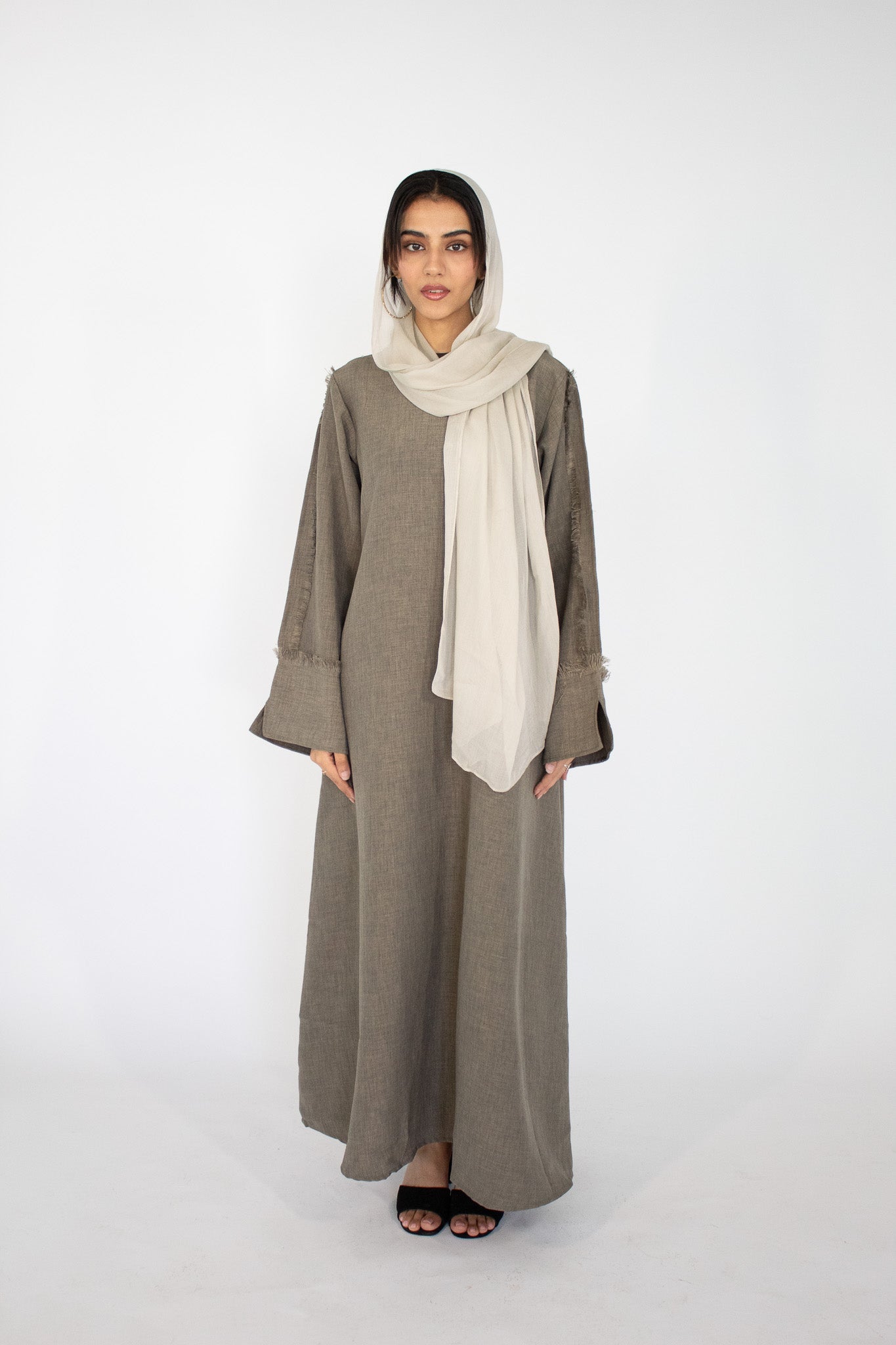 AISHA Frayed-Sleeve Linen-Blend Abaya
