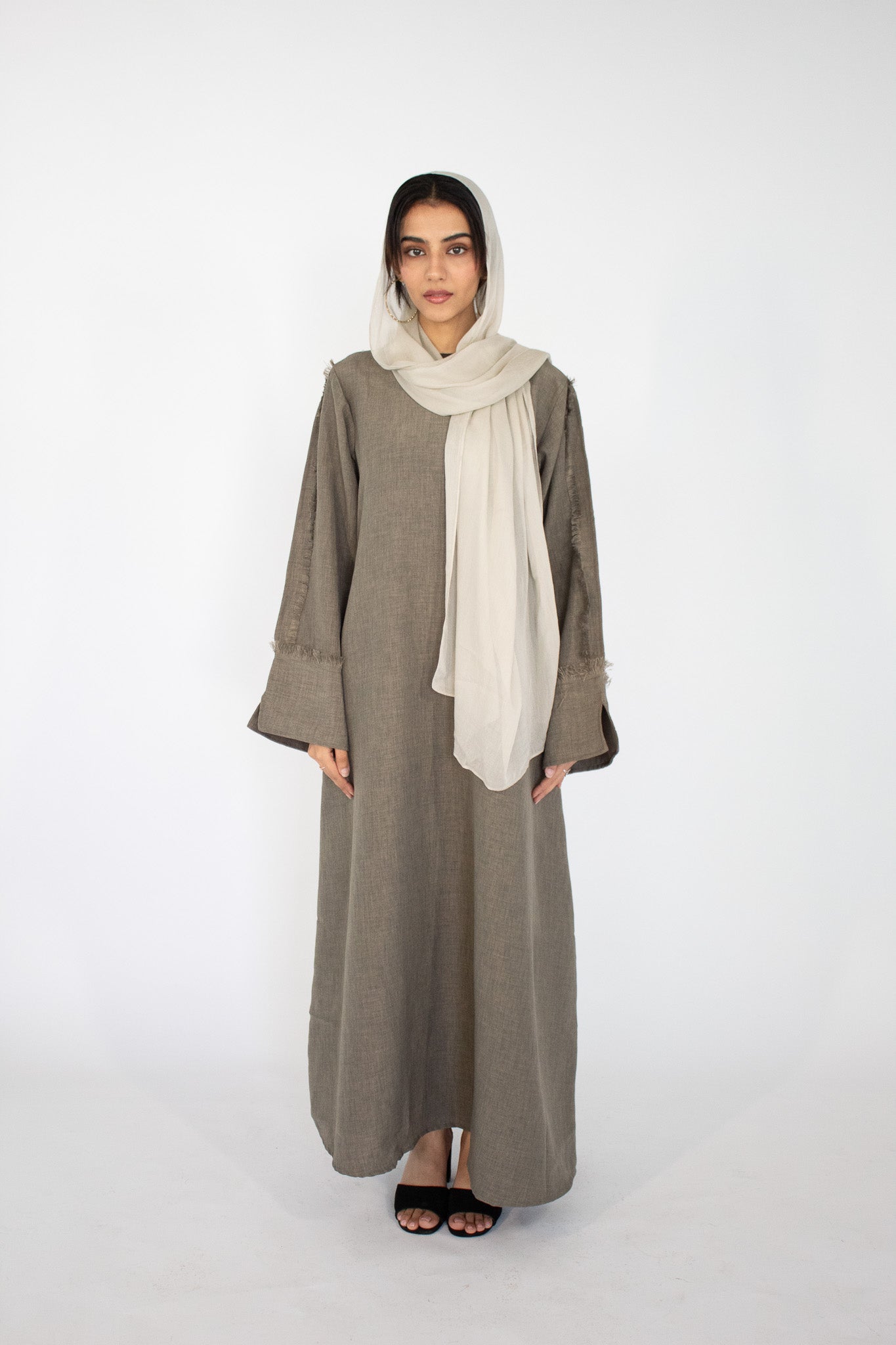 AISHA Frayed-Sleeve Linen-Blend Abaya