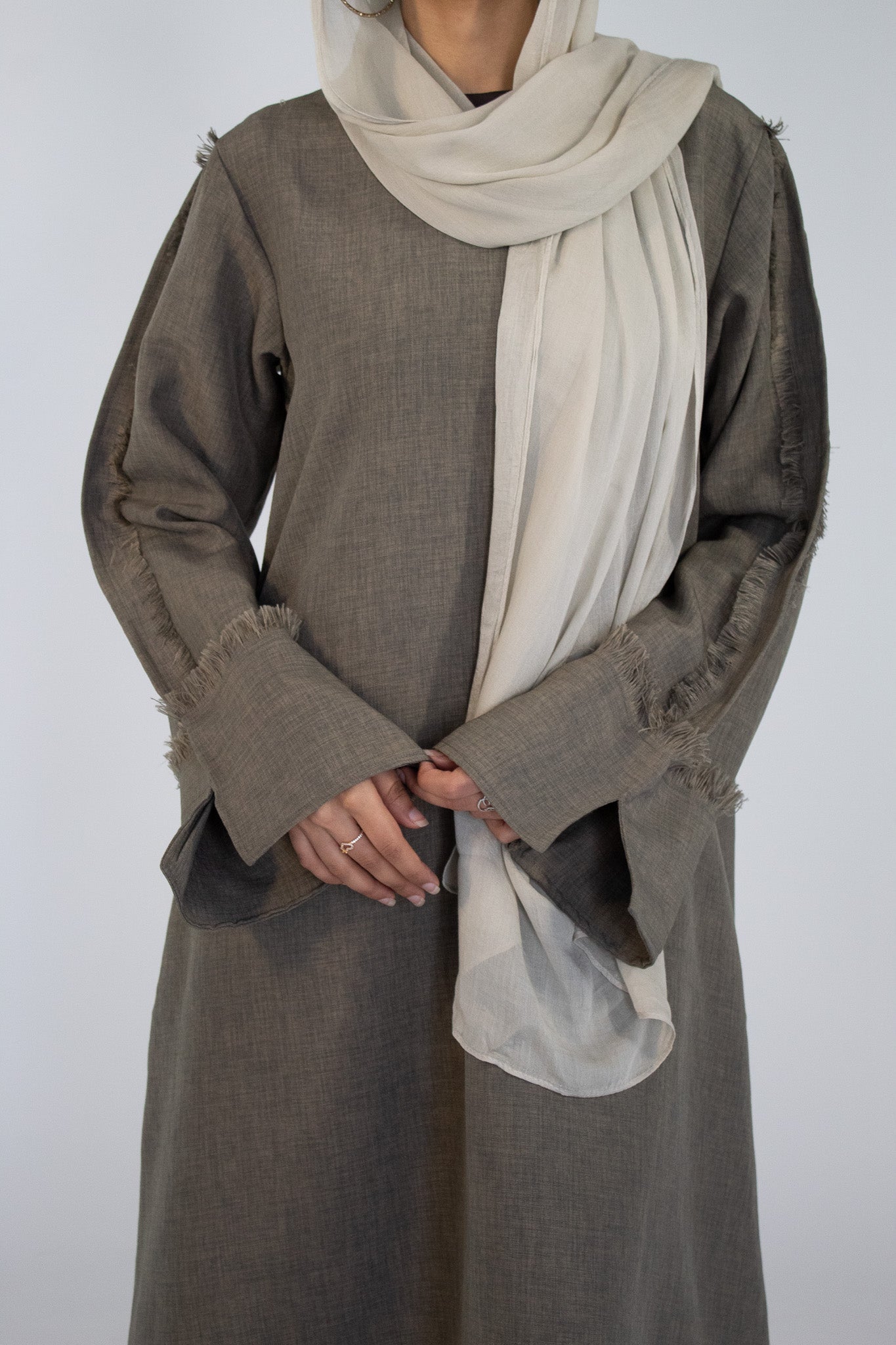 AISHA Frayed-Sleeve Linen-Blend Abaya