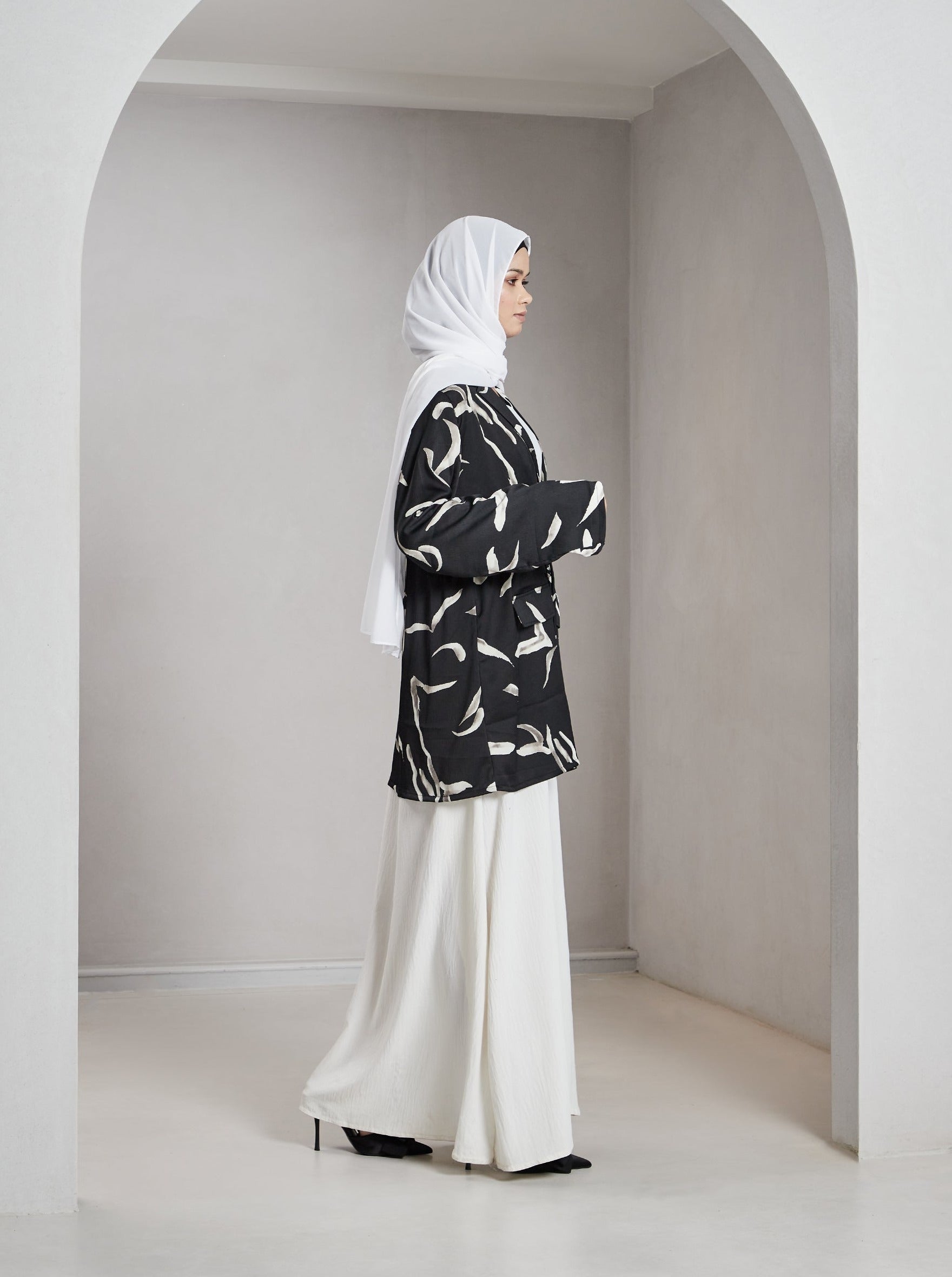 ALIZA Black Printed Crinkled-Satin Jacket